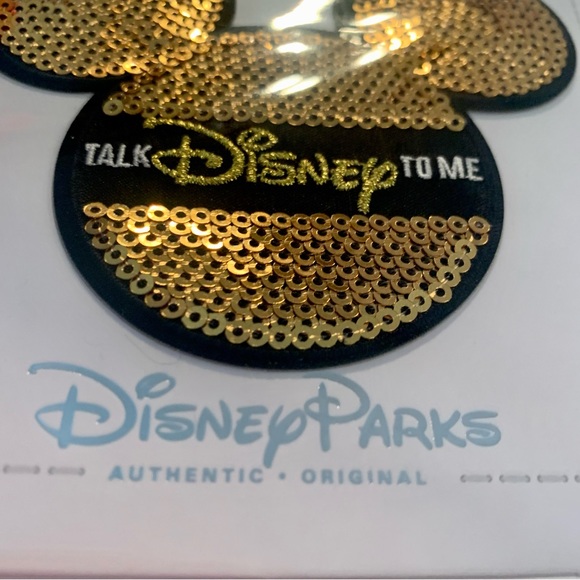NWT. Disney Patch Sequin Mickey “Talk Disney to Me” patch or reusable sticker - Picture 4 of 5